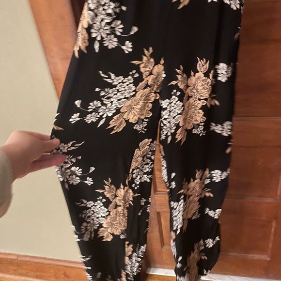 Privacy Please Dale Floral Strappy Jumpsuit - Picture 5 of 5